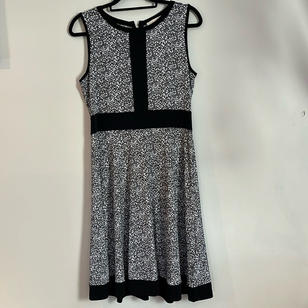 Micheal Michael Kors black and white sleeveless floral dress size medium